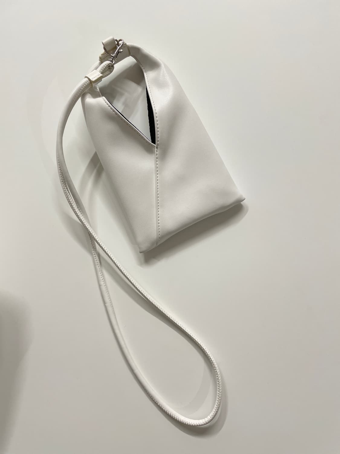 MM6 MAISON MARGIELA 스티치 페이크 레더 재패니즈 폰홀더백 상품이미지1