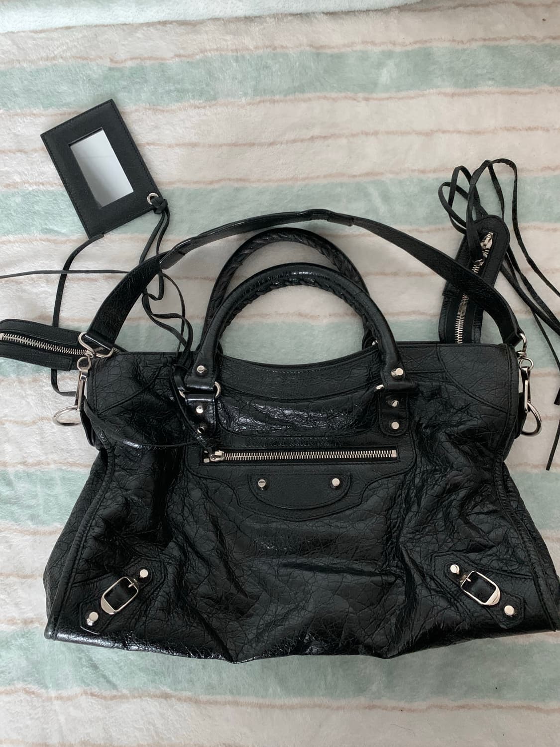 발렌시아가 시티백 모터백 미듐 정품 블랙 은장  상품이미지2