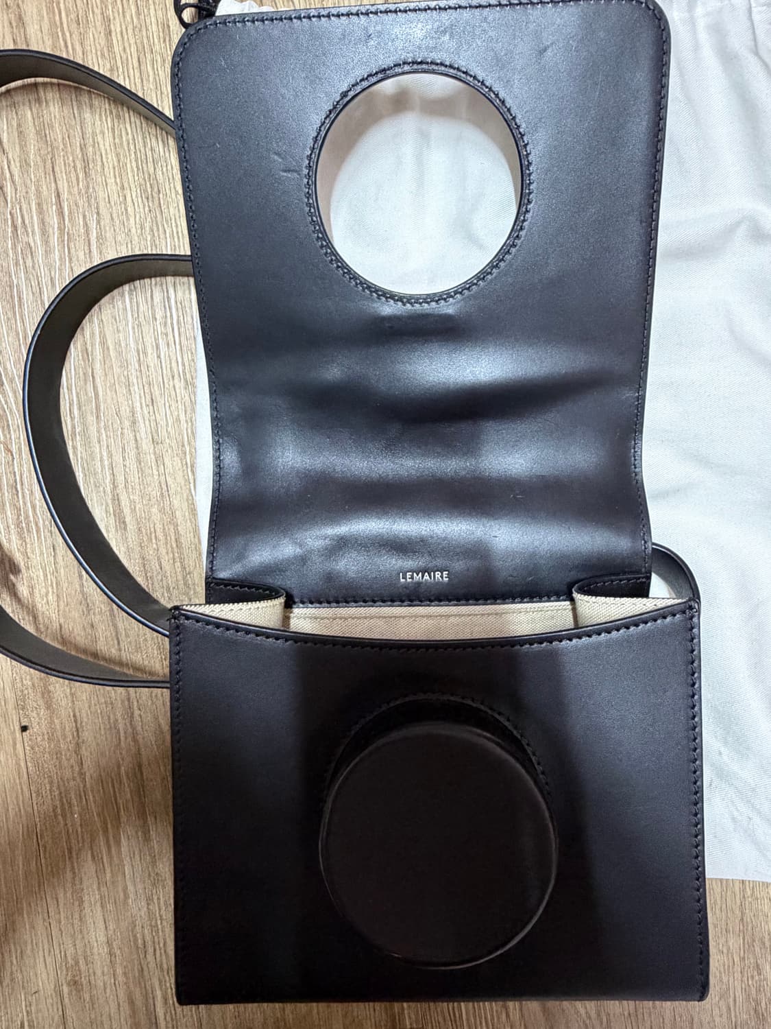 르메르 카메라백 블랙 상품이미지5