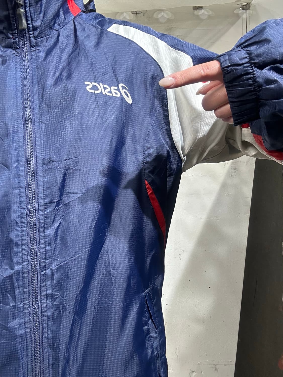 아식스 올드스쿨 네이비 오버핏 바람막이 자켓 S 상품이미지4