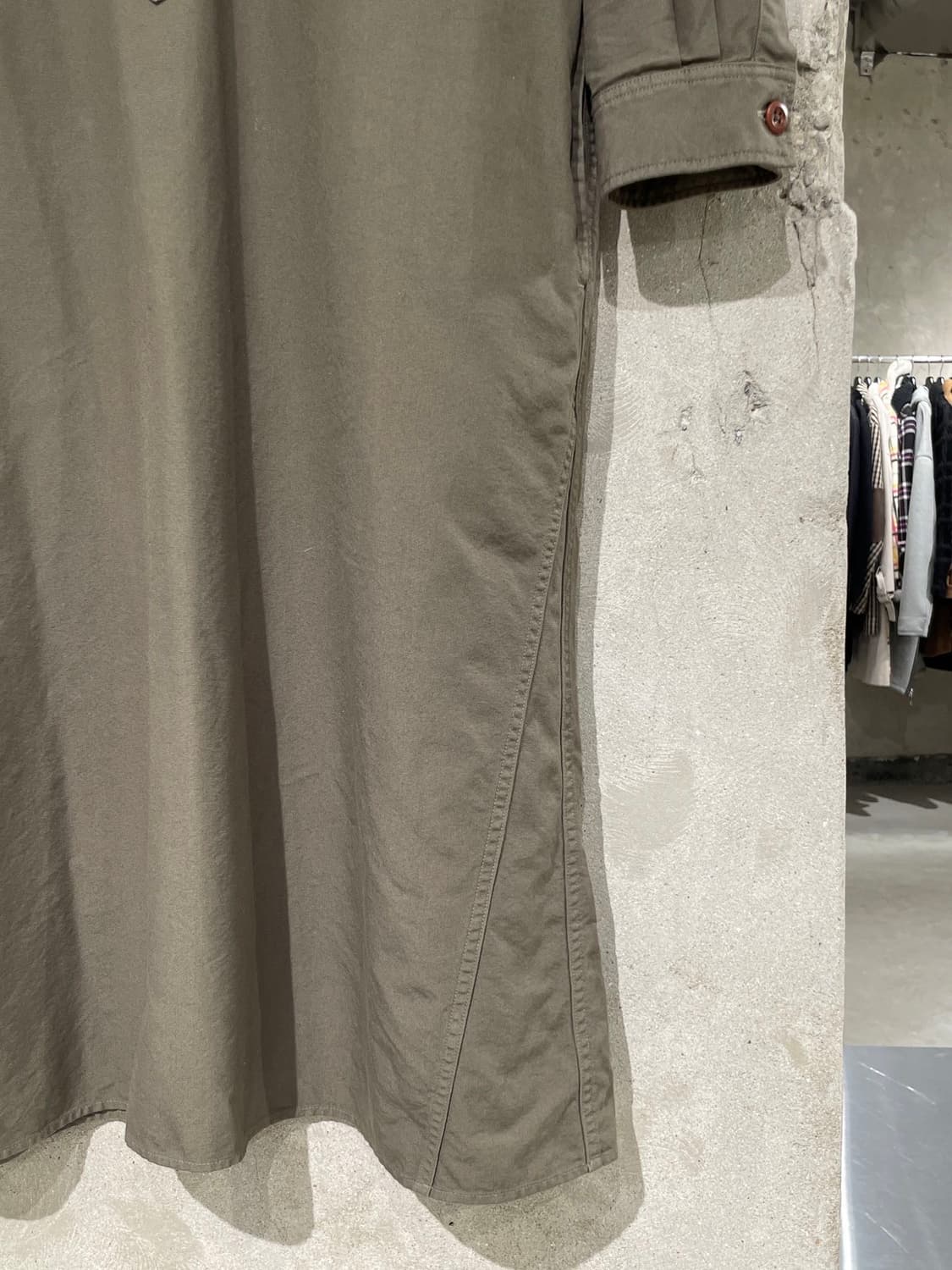 마가렛 호웰 카키 차이나 카라 하프 버튼 코튼 롱 원피스 상품이미지5