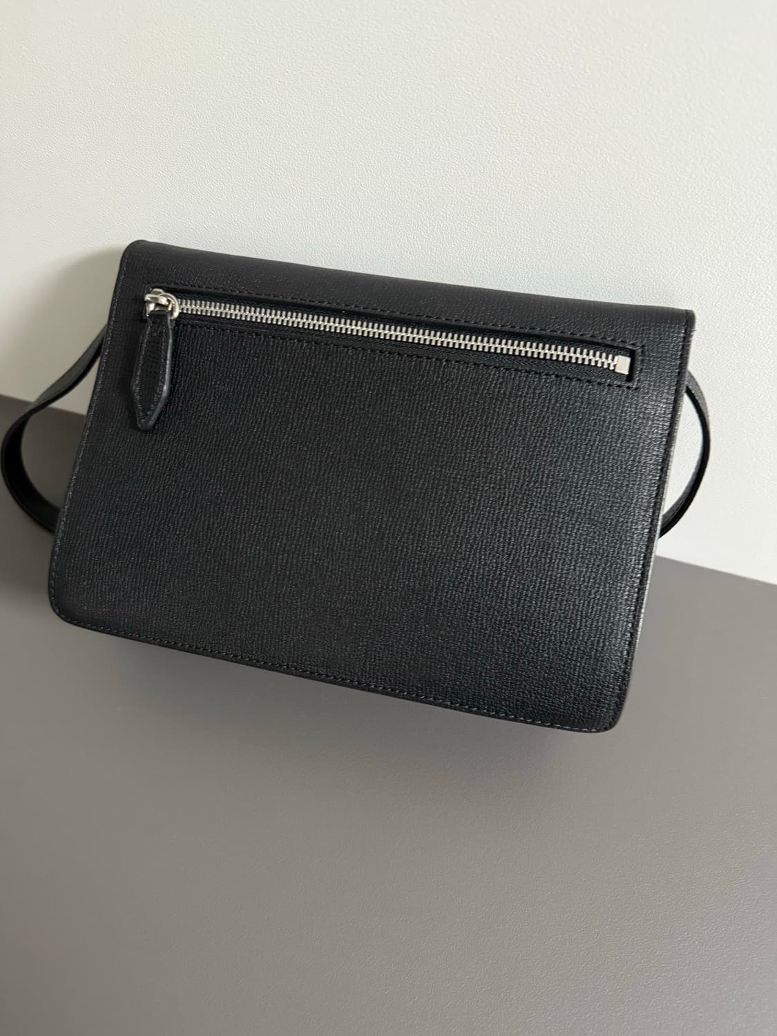 버버리 맥켄 크로스백 정품 상품이미지3