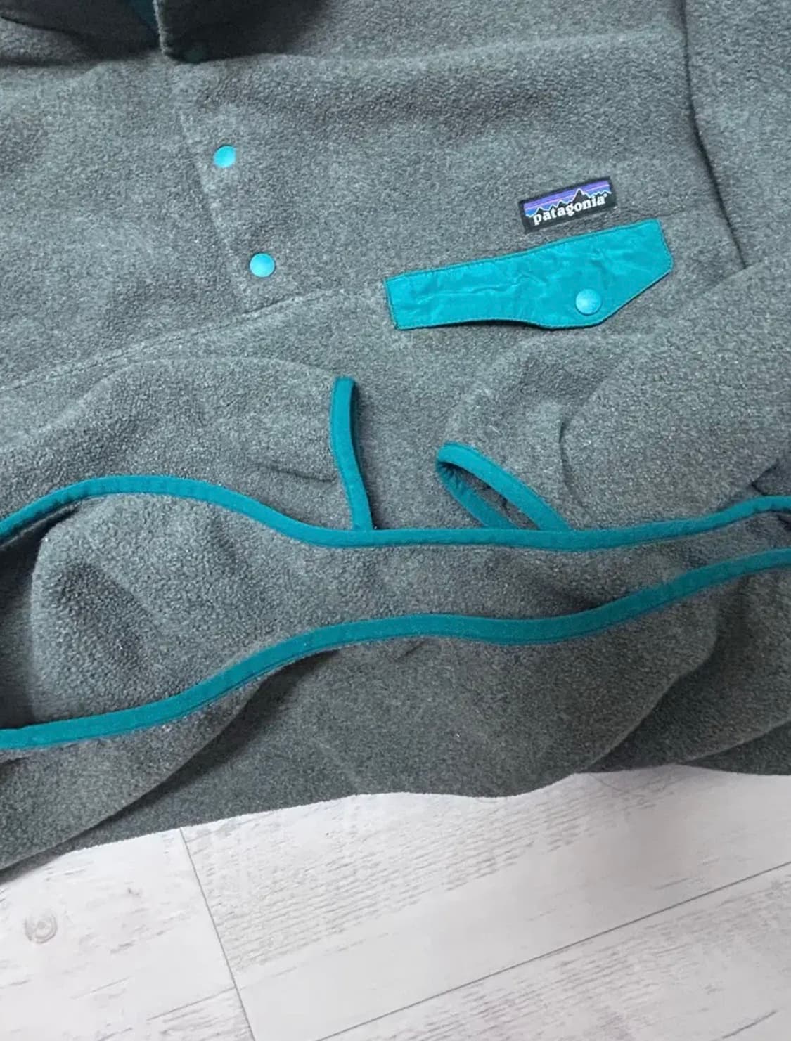 파타고니아 신칠라 리젠 그린 L 샤이아 라보프 착용 상품이미지5