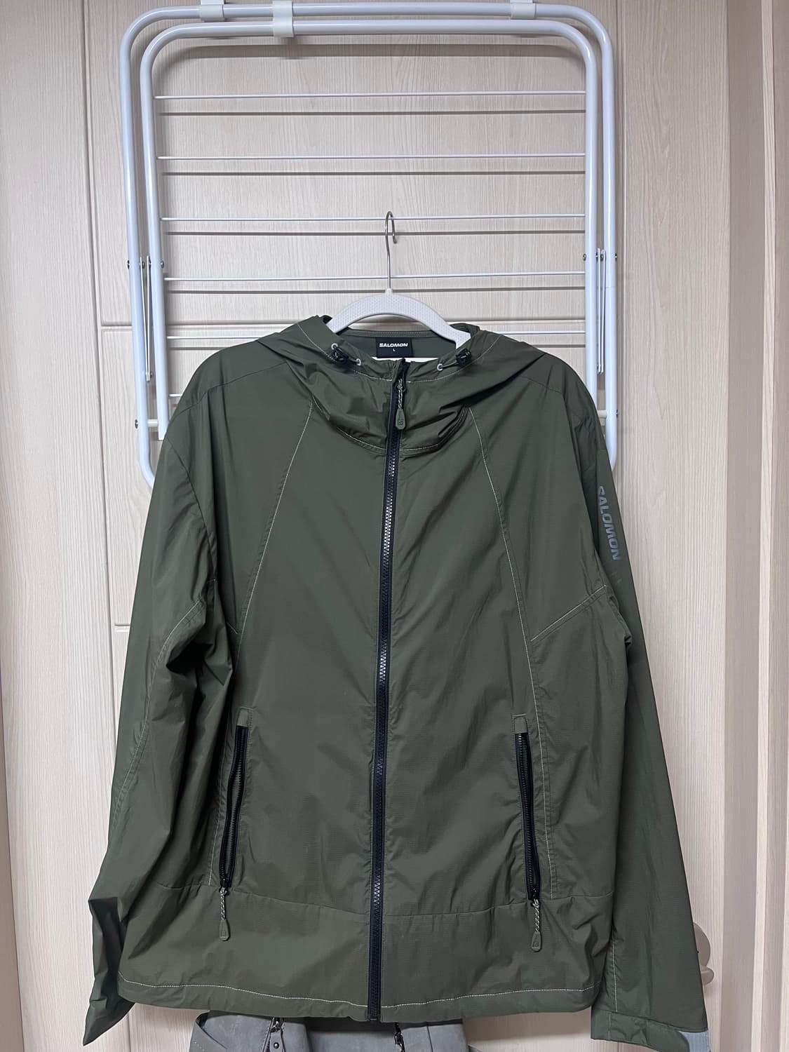 살로몬 라이트자켓. 바람막이. 상품이미지3