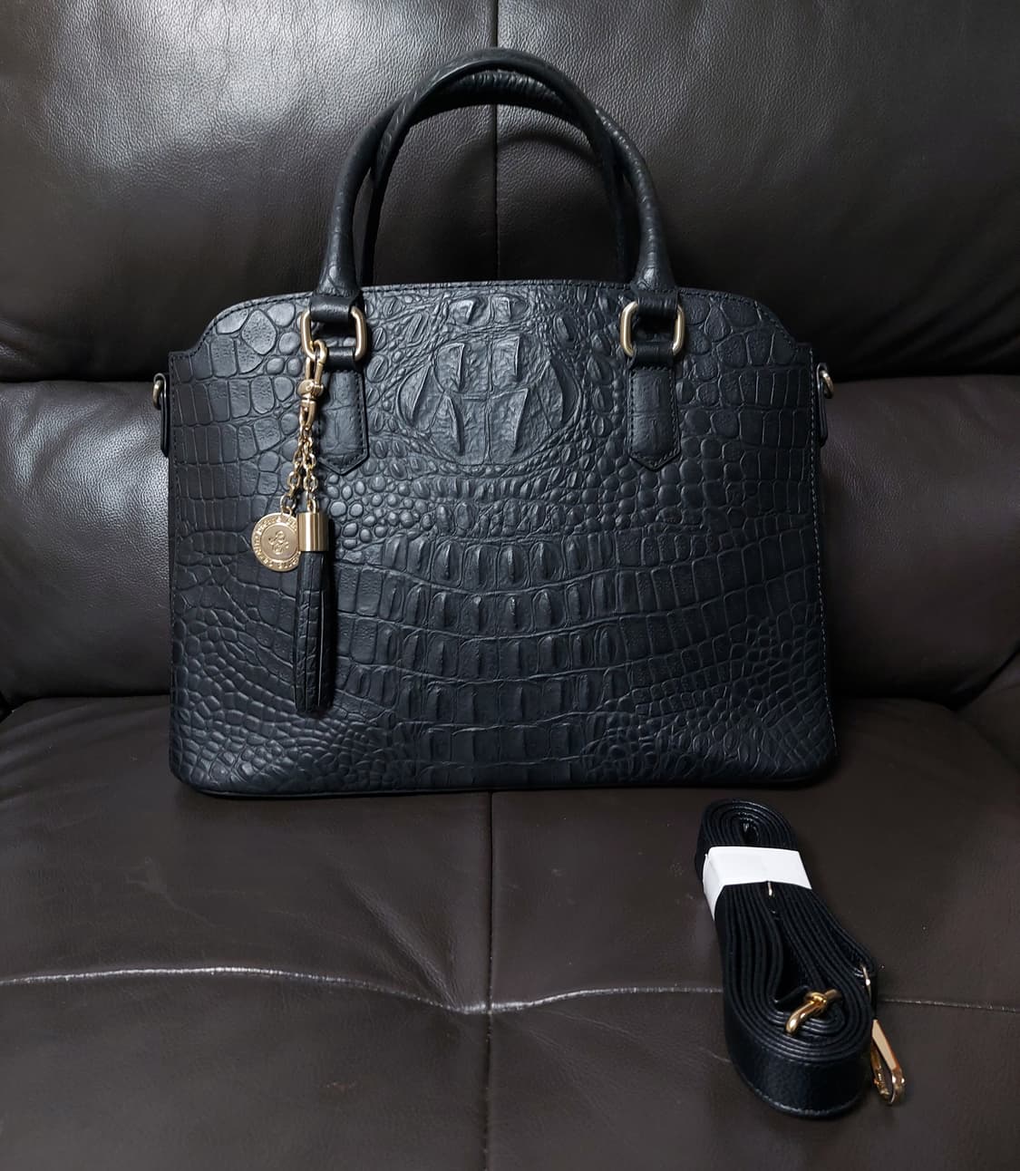 피에르가르뎅 악어 패턴 토트백

 상품이미지1