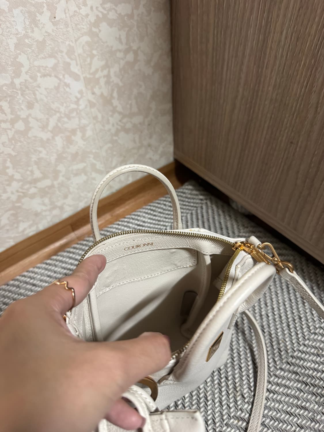 쿠론 스테파니 미니백 아이보리 + 참 상품이미지6