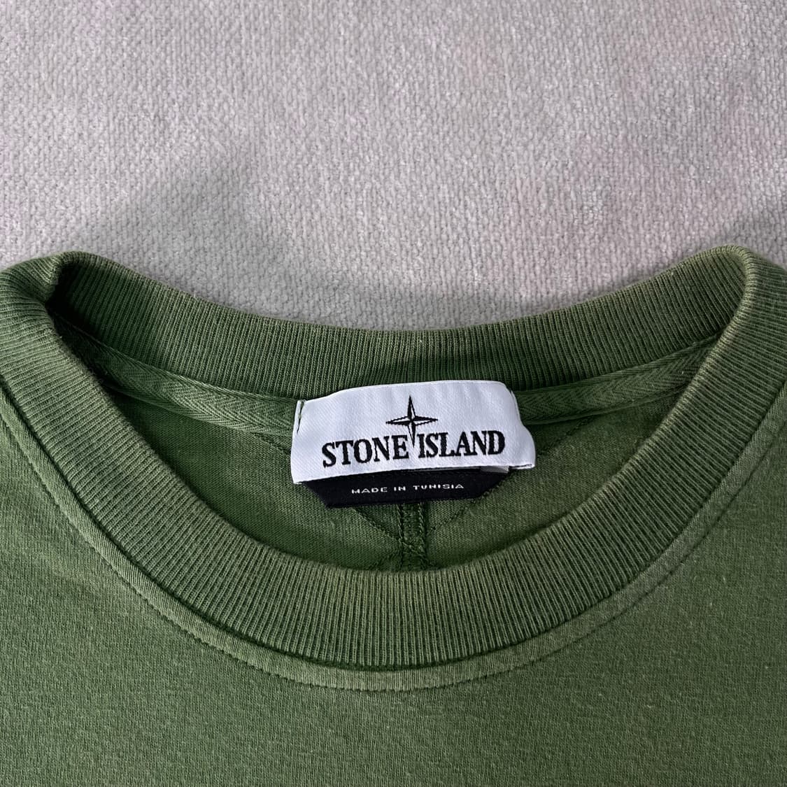 105 스톤아일랜드 테이프 로고 세이지그린 반팔 티셔츠 상품이미지4