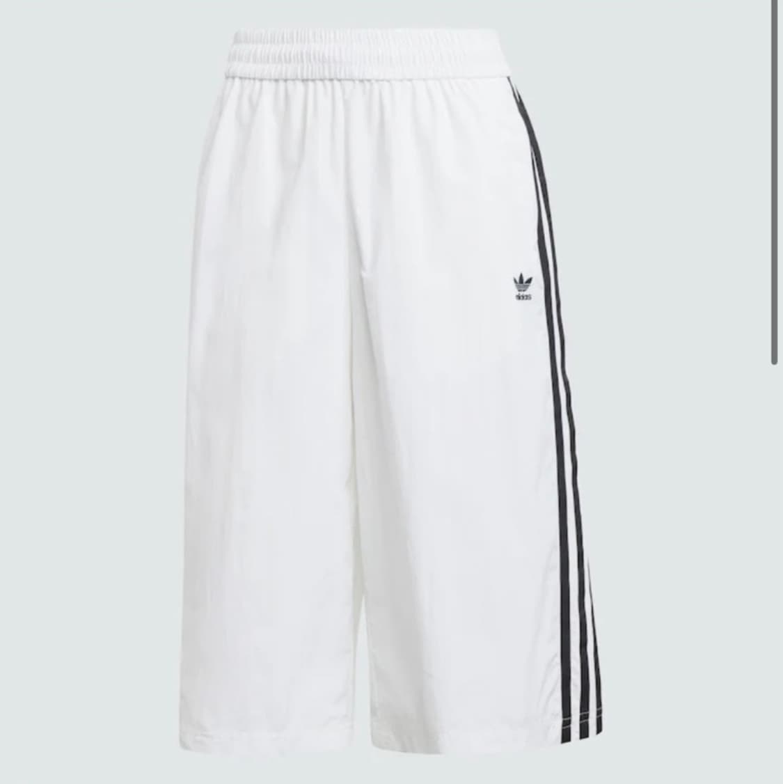 아디다스 카프리 쇼츠 화이트 상품이미지1