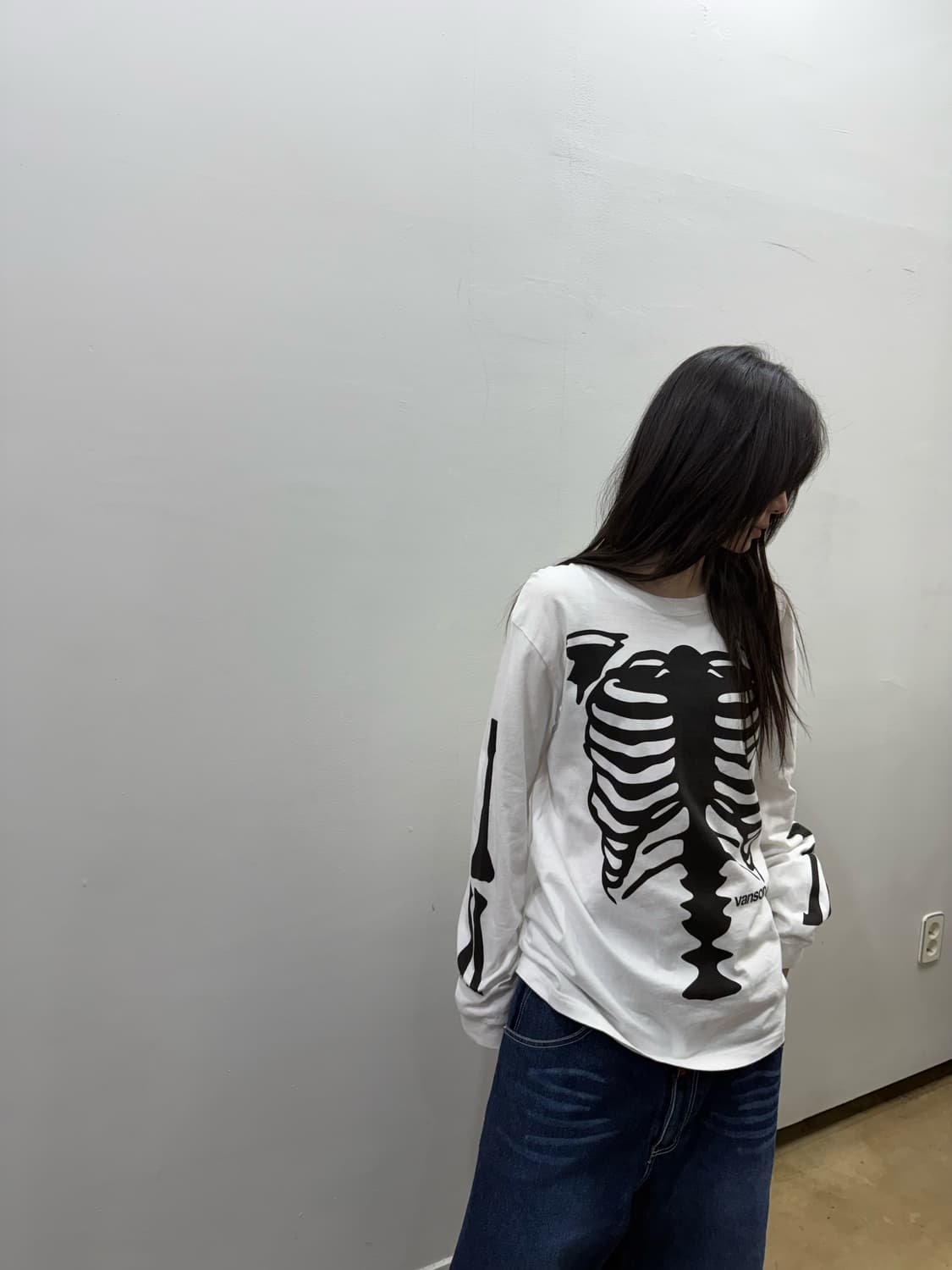 밴슨 본 프린팅 오버핏 롱슬리브 상품이미지4