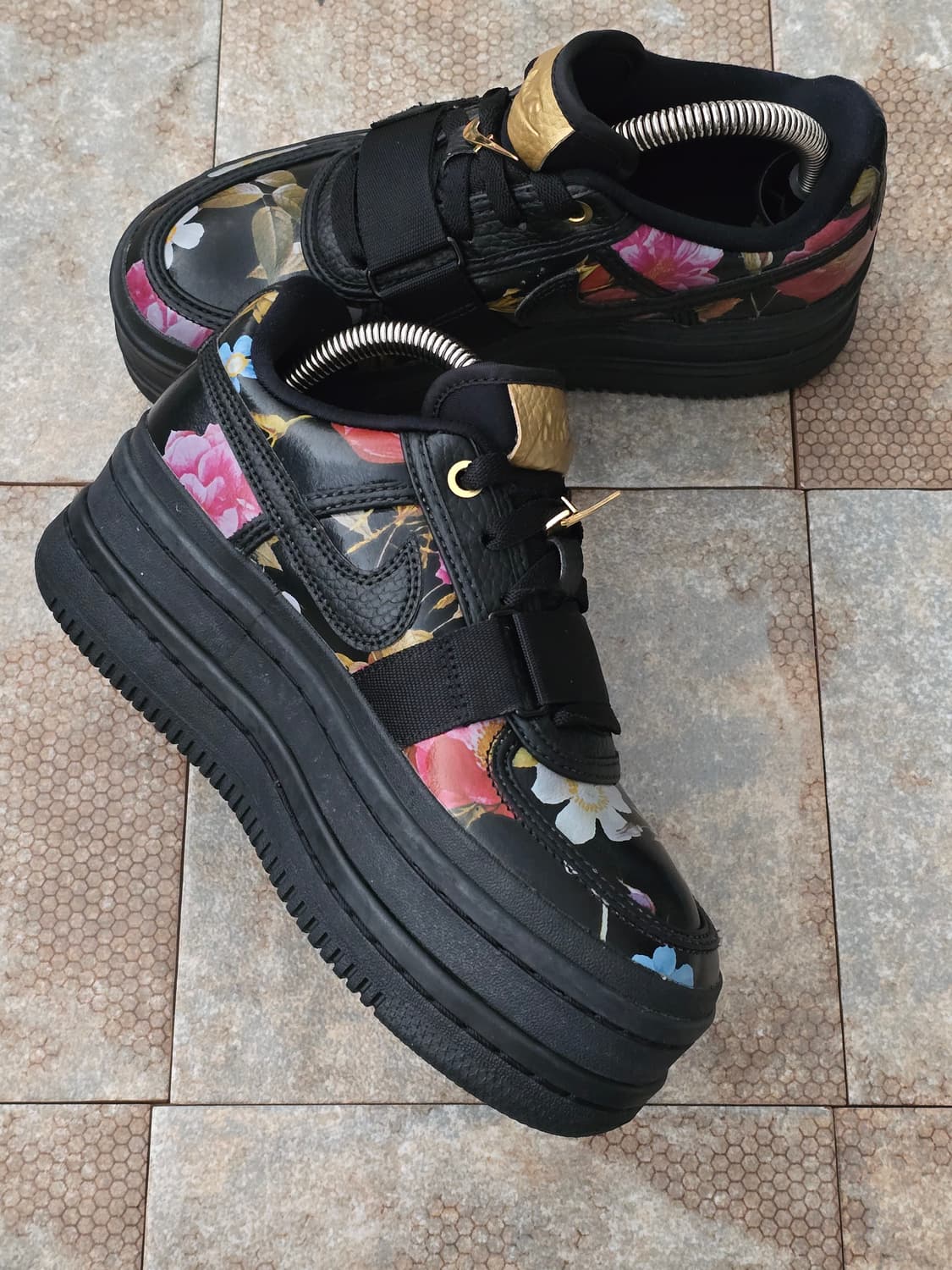 (225)나이키 반달 2k lx 플로럴 상품이미지4