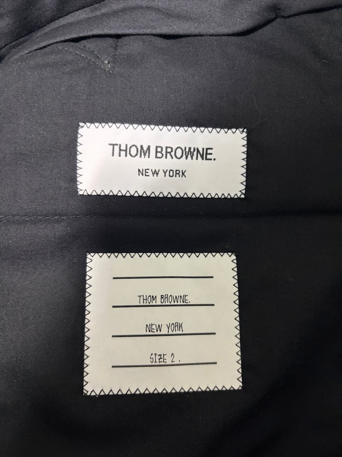 톰브라운 클래식 수트 다크그레이 2사이즈 상품이미지9