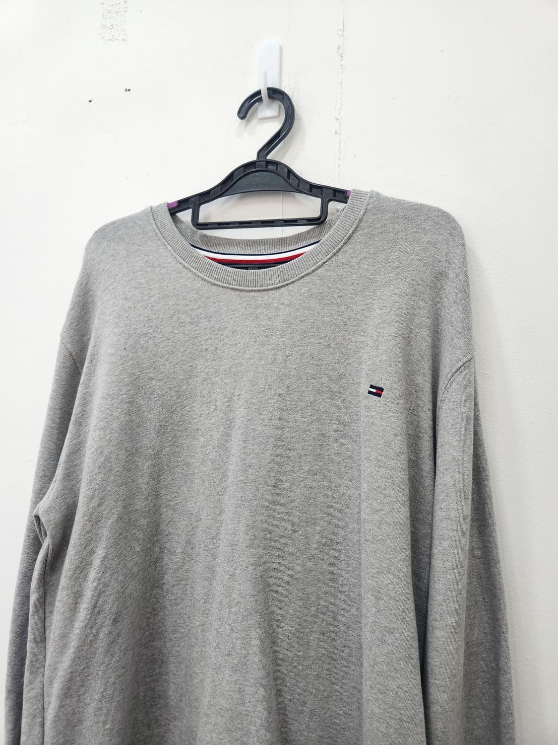 타미힐피거 그레이 맨투맨 티셔츠 남성 100사이즈 상품이미지2
