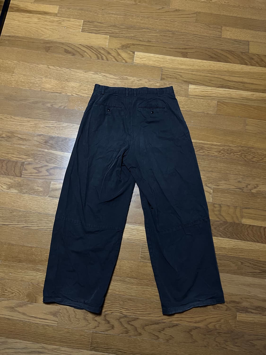 해칭룸 wide curve trousers  3사이즈 차콜 상품이미지1