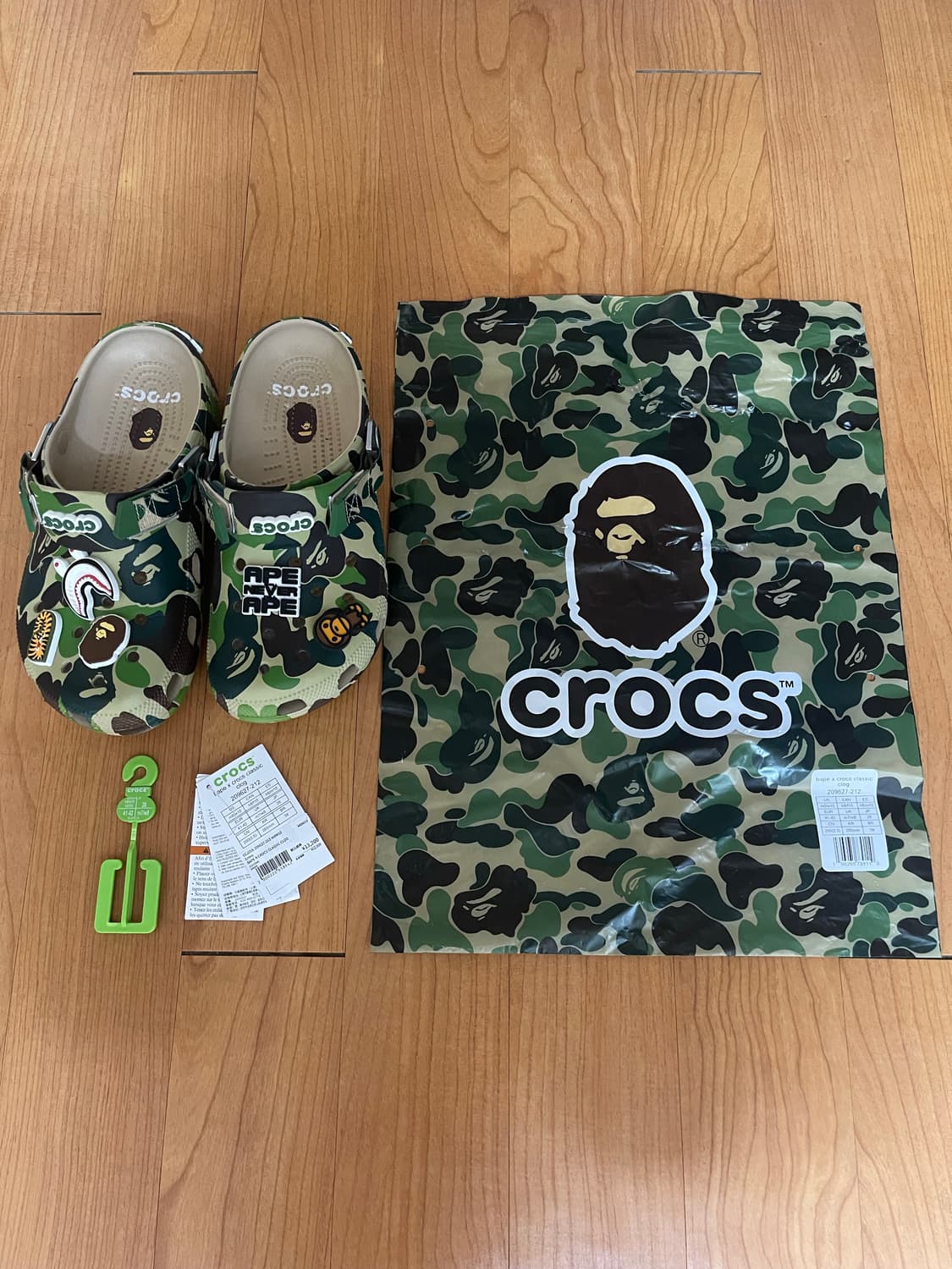 크록스 x 베이프 클래식 클로그 상품이미지1