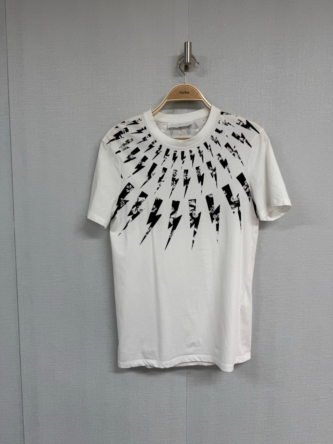 닐바렛 플라워 반팔 티셔츠 상품이미지1