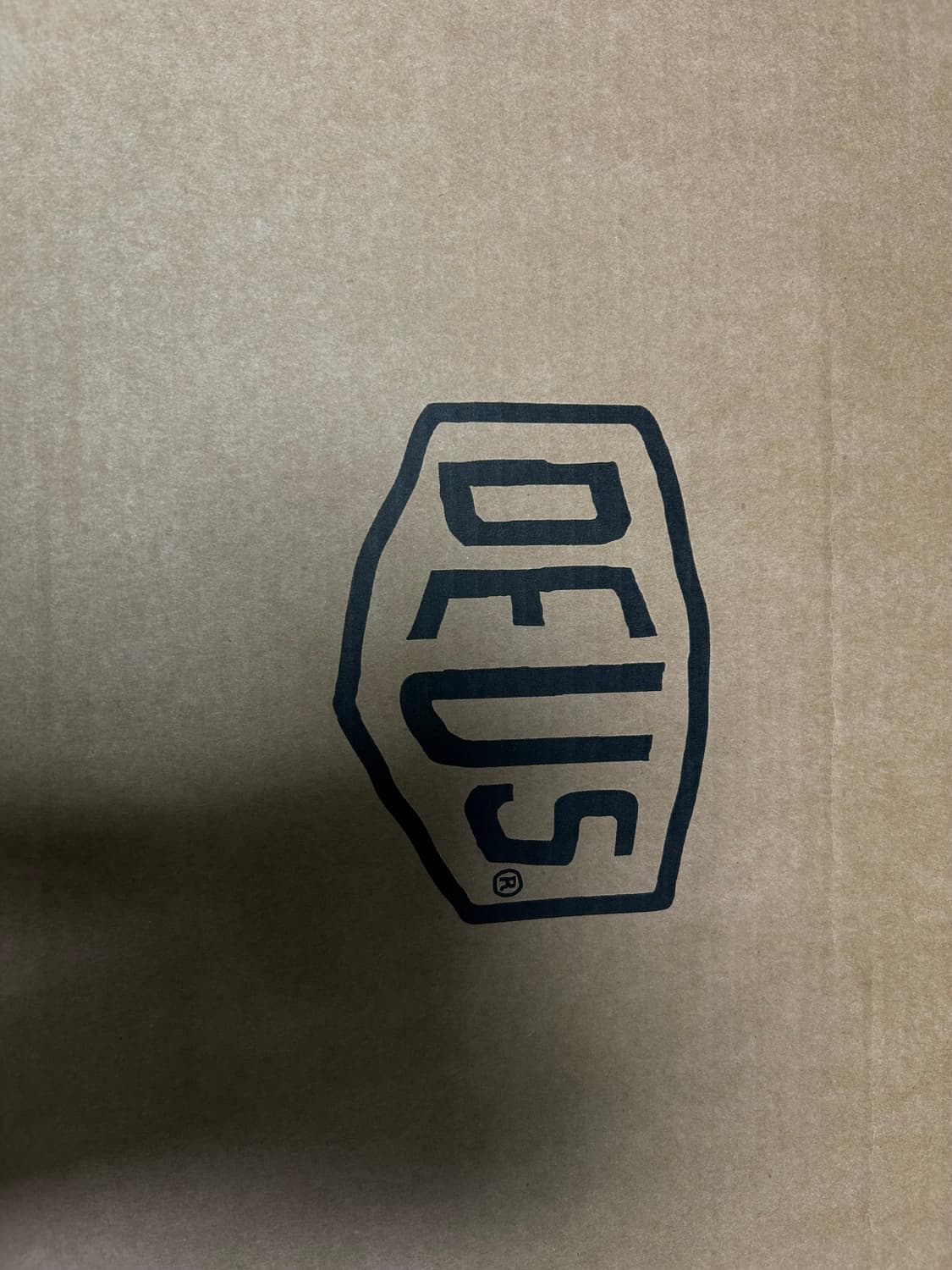 데우스 엑스 마키나 서울 컬리지 어드레스 후드 네이비 M 팔아요! 상품이미지4