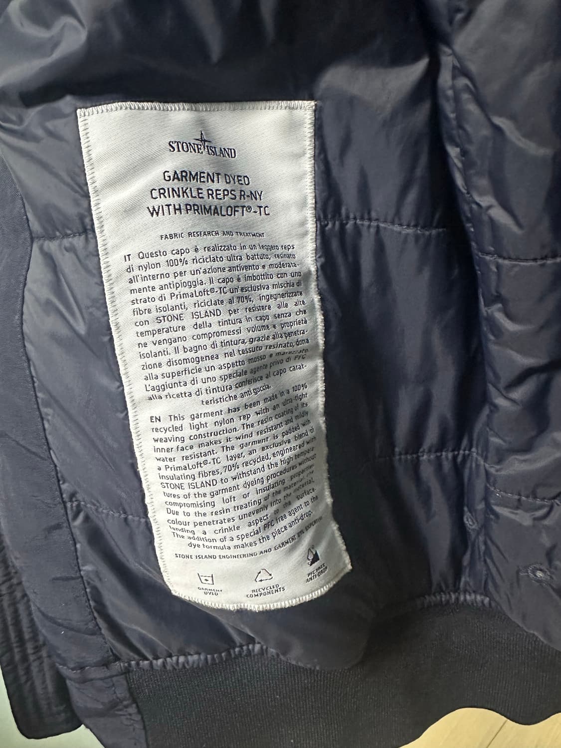 스톤아일랜드 크링클랩스 프리마로프트24Fw 네이비M사이즈 새상품급 상품이미지8