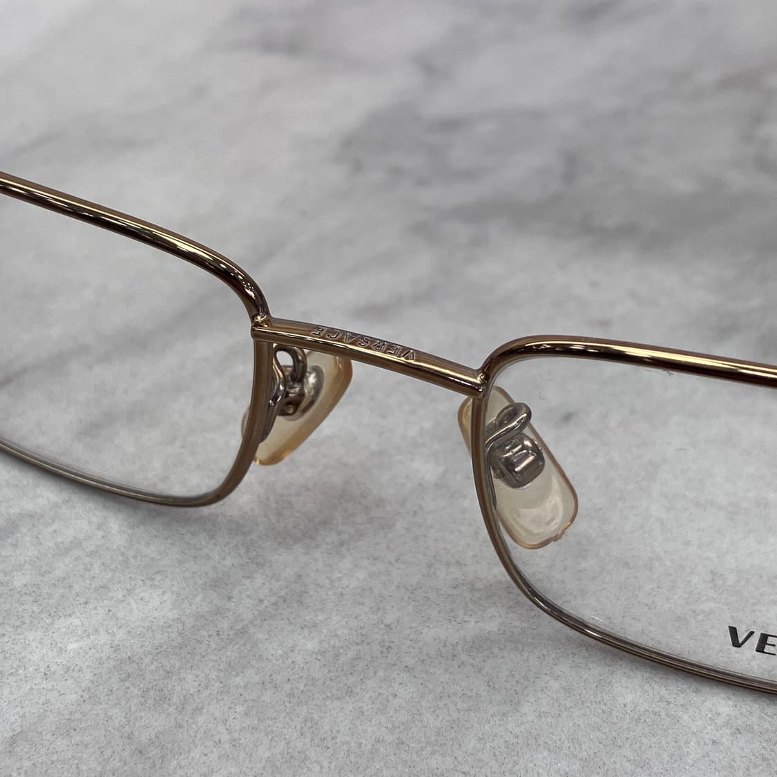 D22 베르사체 VERSACE 빈티지 골드 슬림 스퀘어 메탈테 안경 상품이미지5