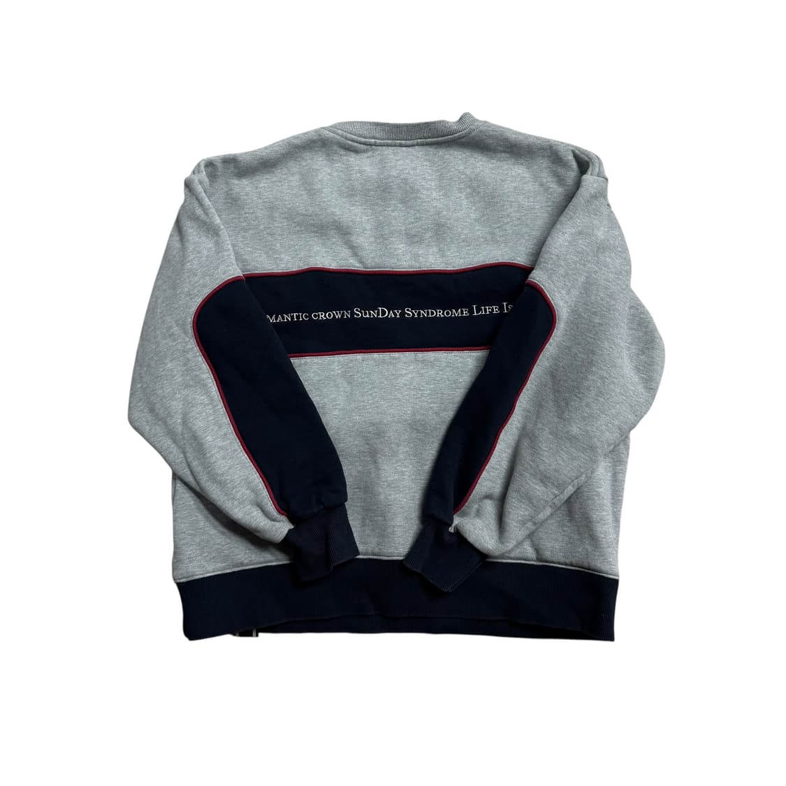 로멘틱 크라운 맨투맨 상품이미지3