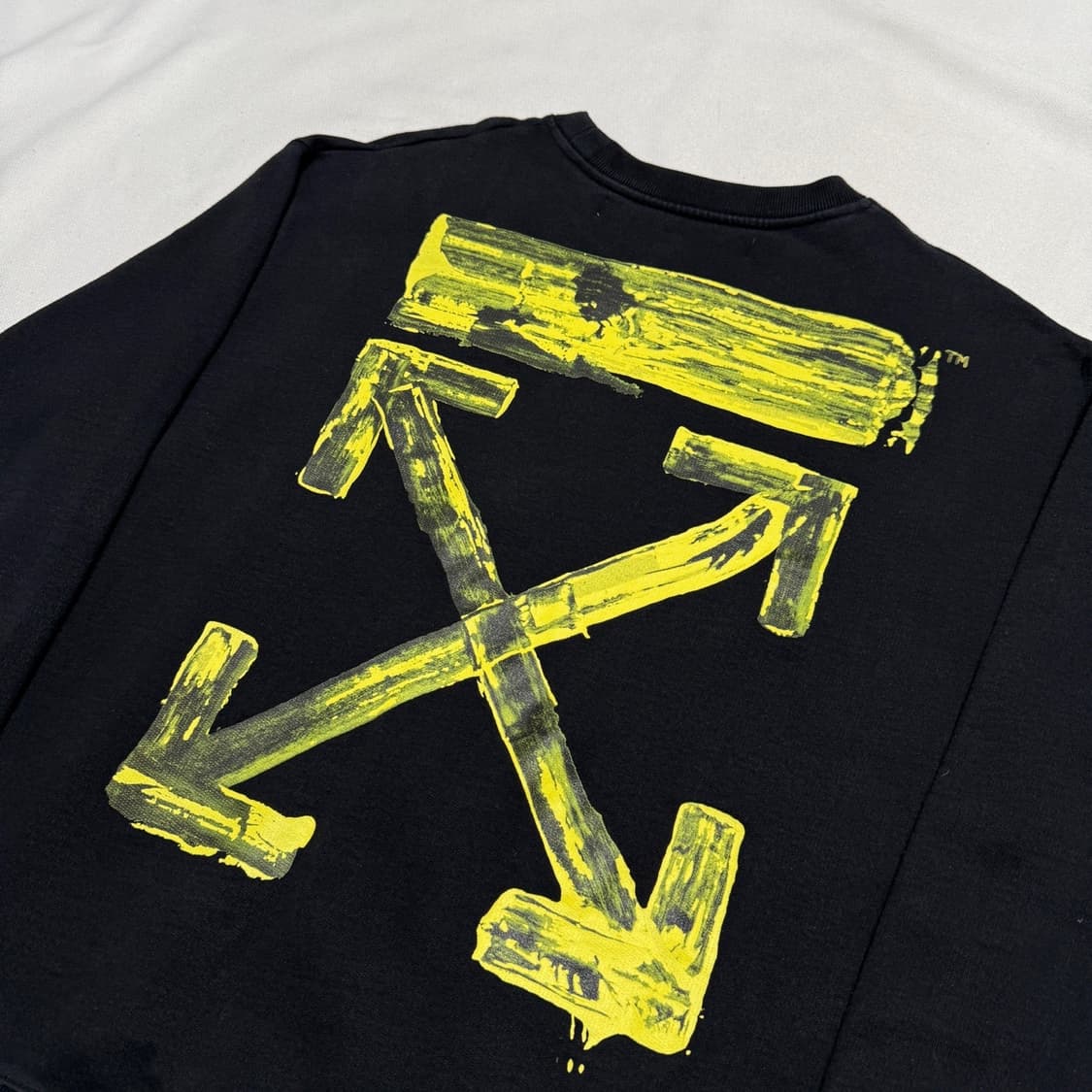 오프화이트 아크릴 애로우 맨투맨 상품이미지1