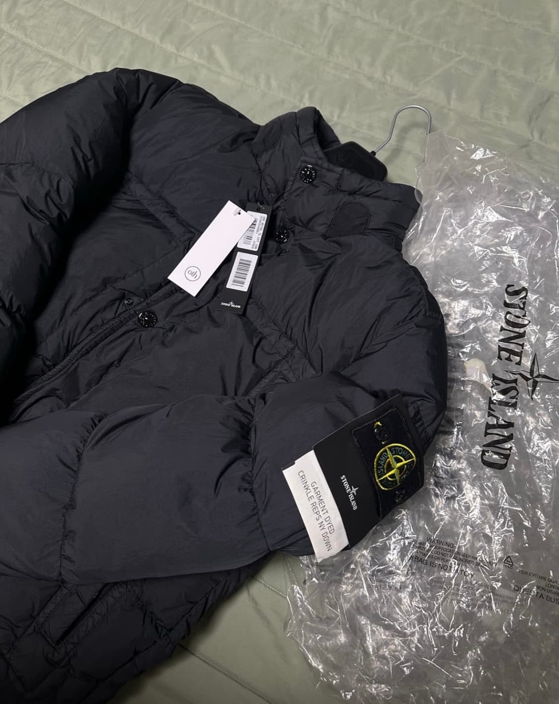 L]스톤아일랜드 크링클랩스 패딩 20fw 다크그레이 상품이미지1