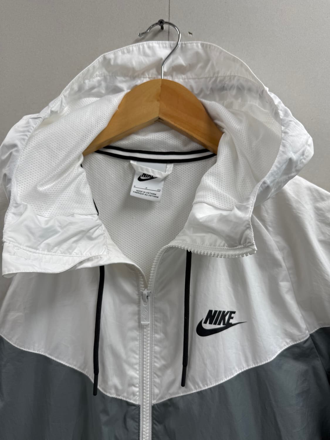 남성 S / 나이키 윈드러너 바람막이 그레이/화이트 상품이미지3