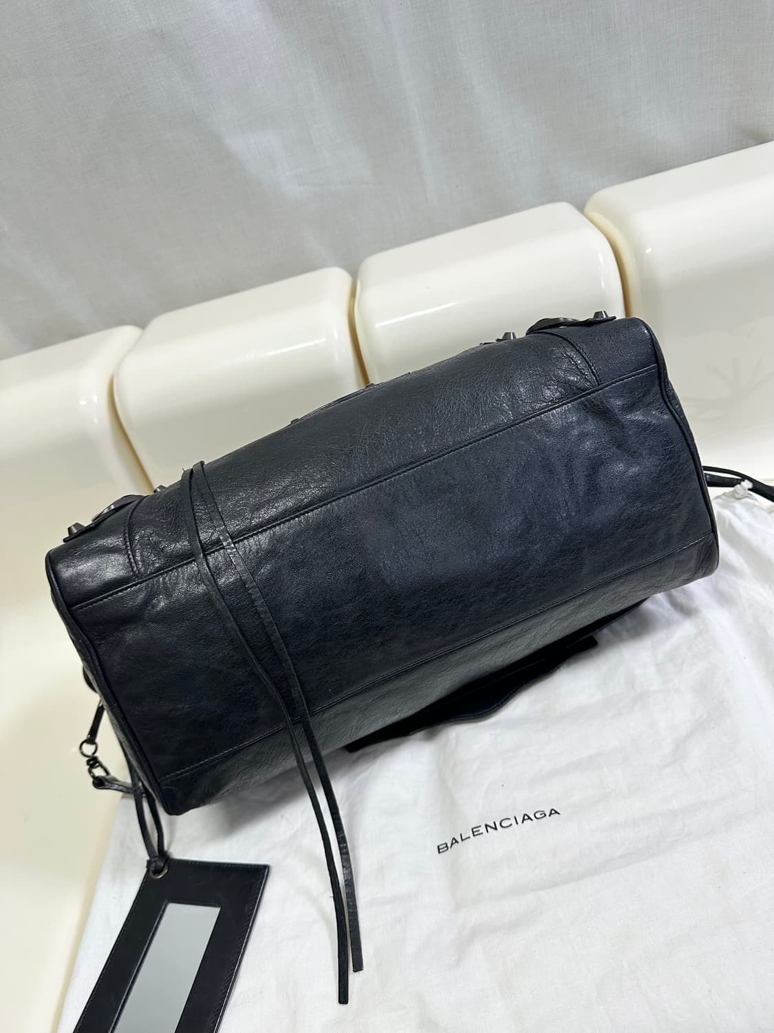 [A 정품] 발렌시아가 시티 모터백 트위기 블랙 상품이미지3