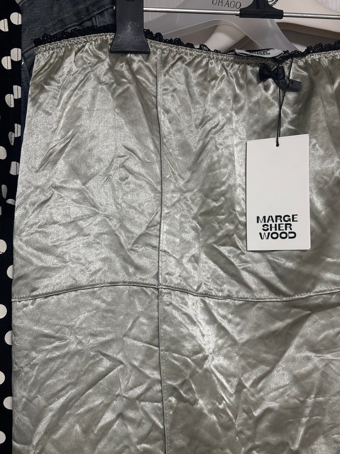 마지셔우드 새틴 레이스 미디 스커트 / 정가 159,000 상품이미지7