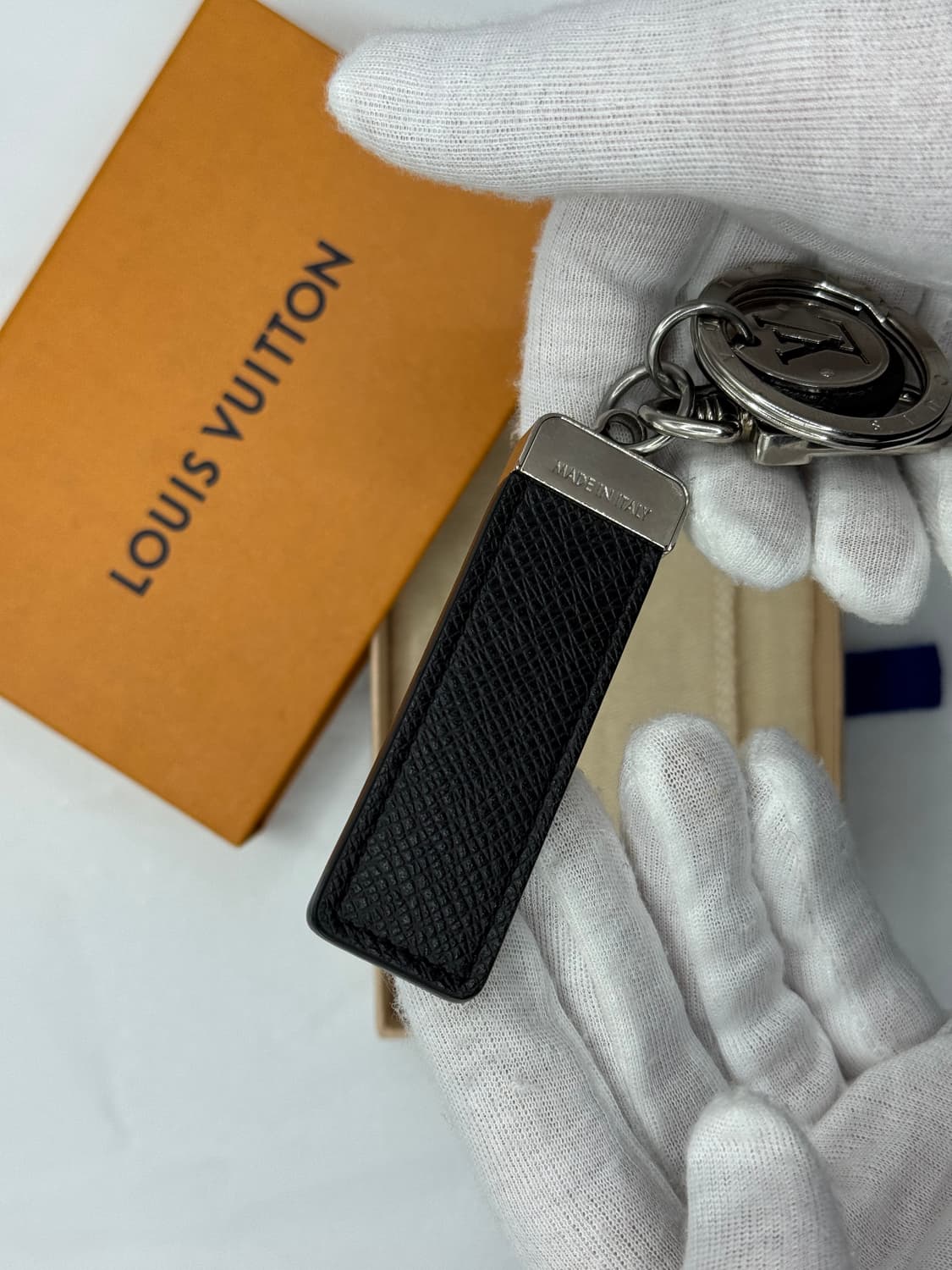 루이비통 네오 LV 키링 상품이미지3