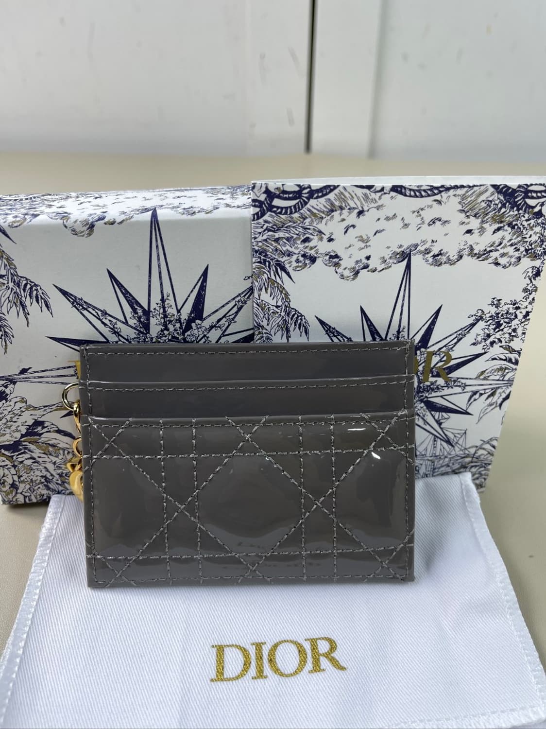 디올 카드지갑 그레이 풀박스 새상품 상품이미지2