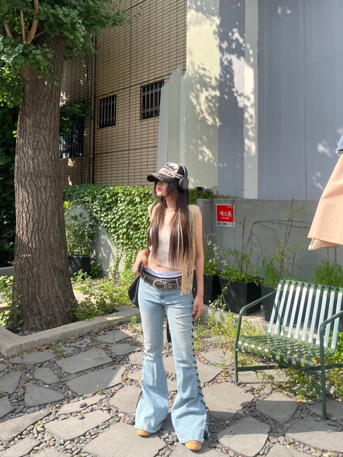 데님 아일렛 디테일 부츠컷 팬츠 상품이미지1