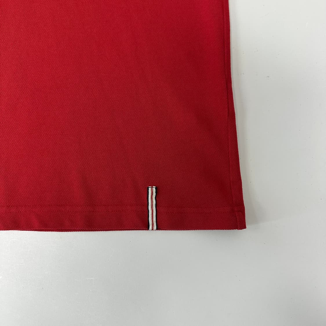 버버리 라인 디테일 카라티 상품이미지3