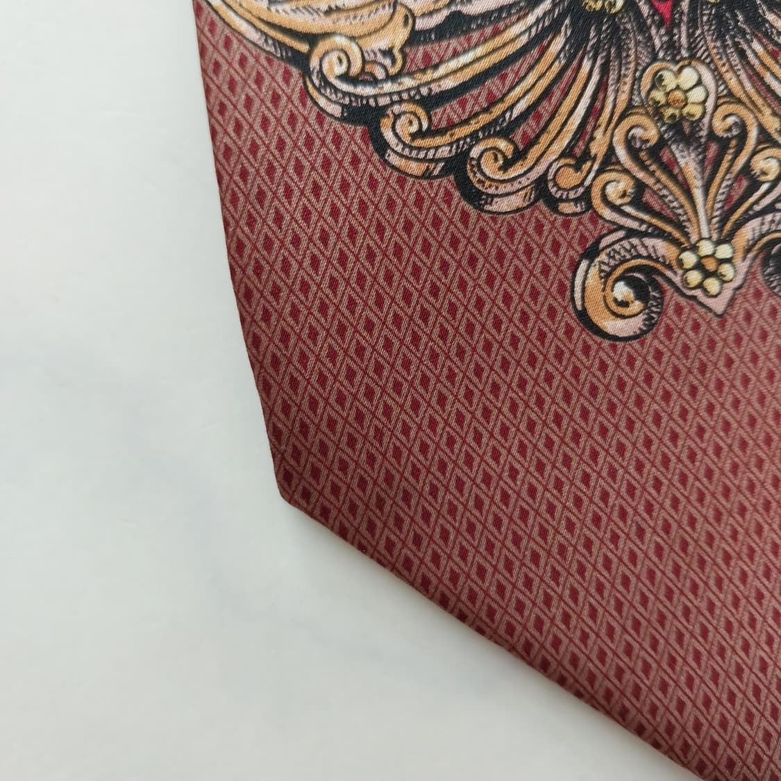 지안프랑코 페레 실크 레드 오너먼트 패턴 넥타이 9cm A등급 K1850 상품이미지8