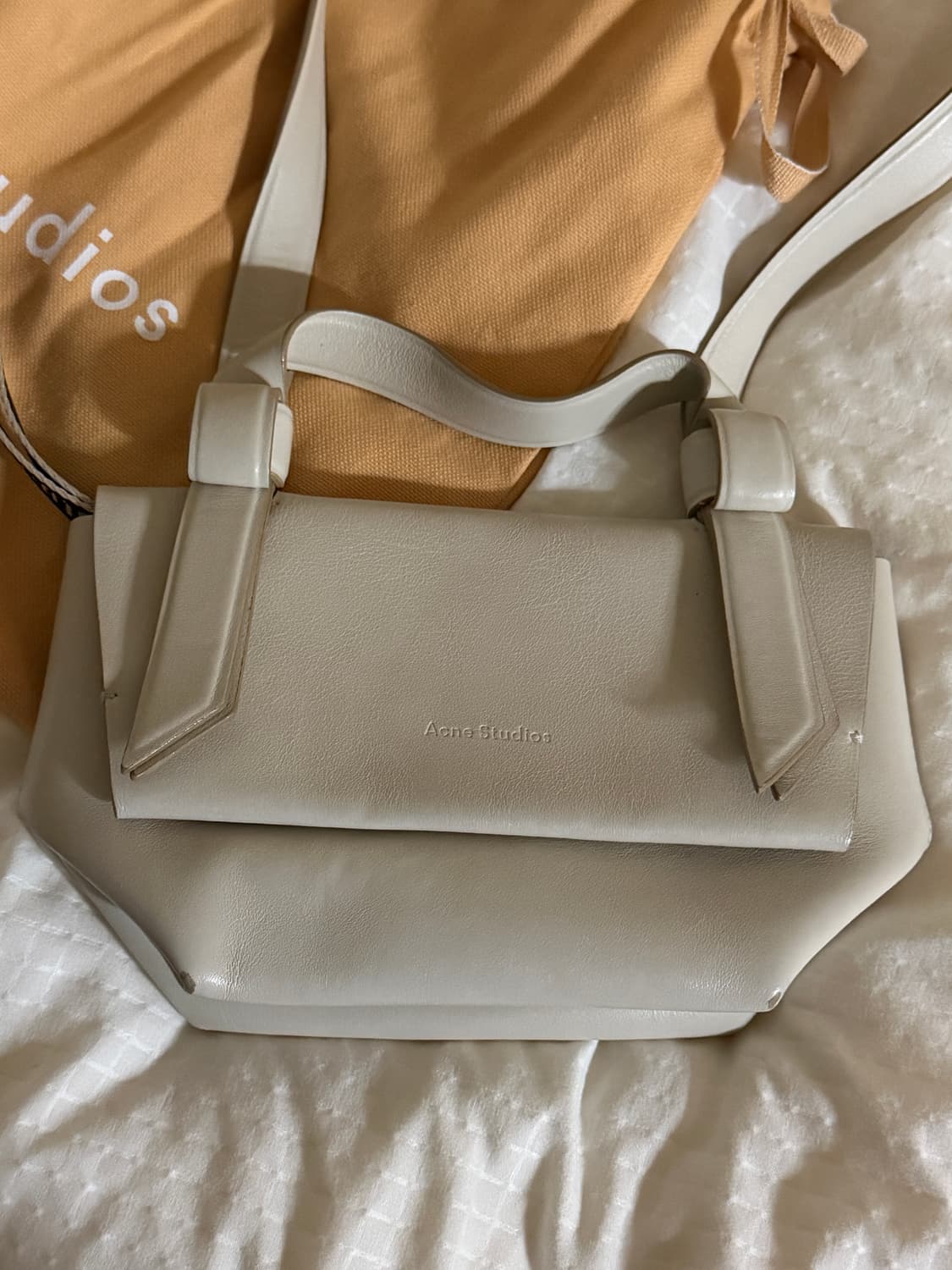 아크네 스튜디오 알렉산드리아 미니백 상품이미지1