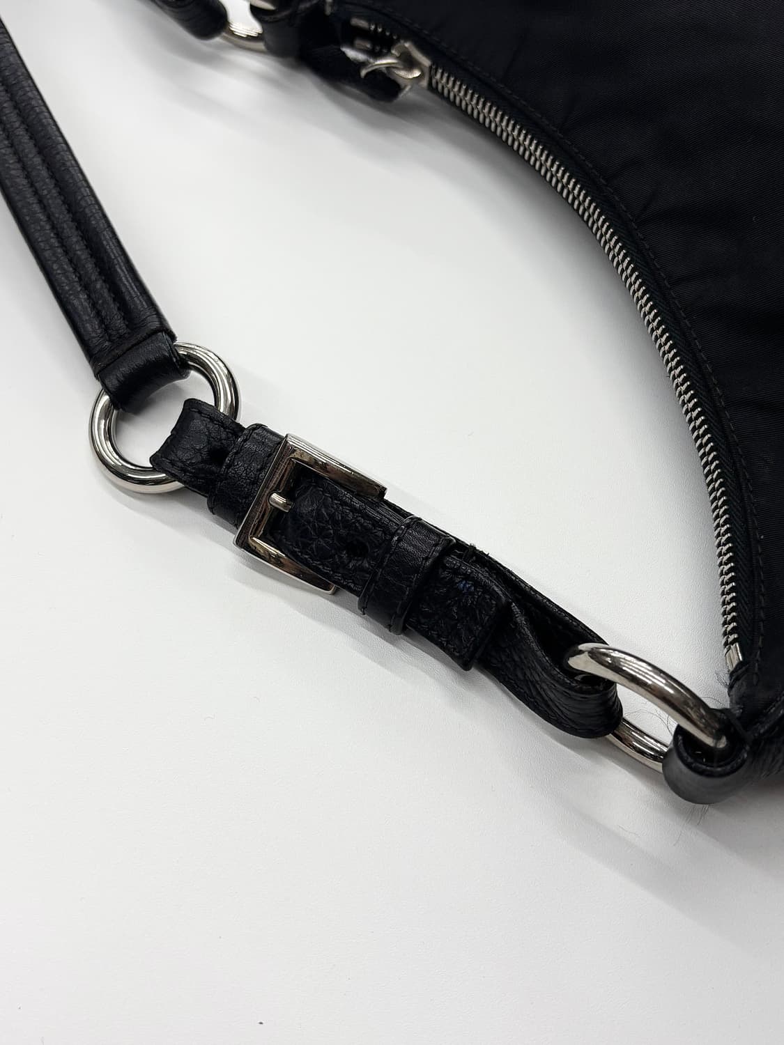 Prada 프라다 포코노 아일렛 호보백 상품이미지6