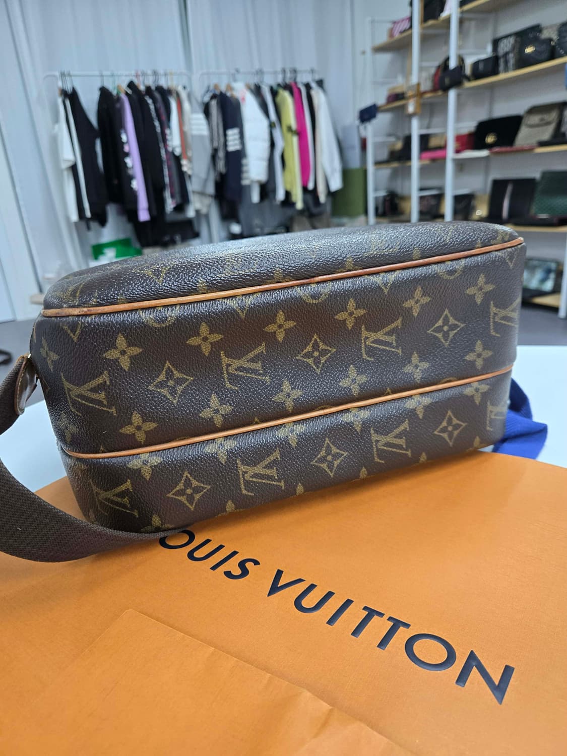 [50%세일] 루이비통 리포터 크로스백 상품이미지6