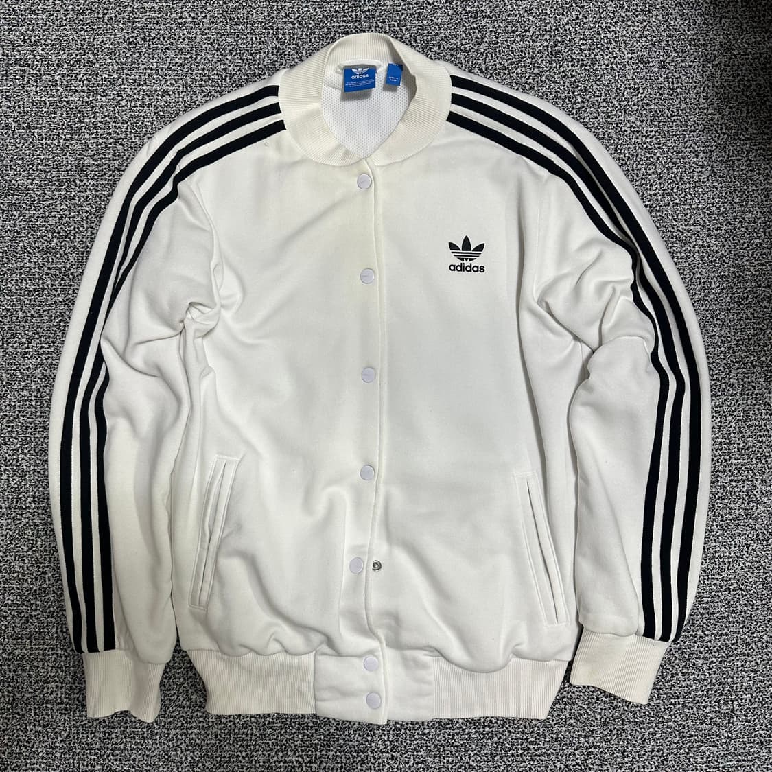 (95) 아디다스 화이트 백로고 봄버 자켓 상품이미지1