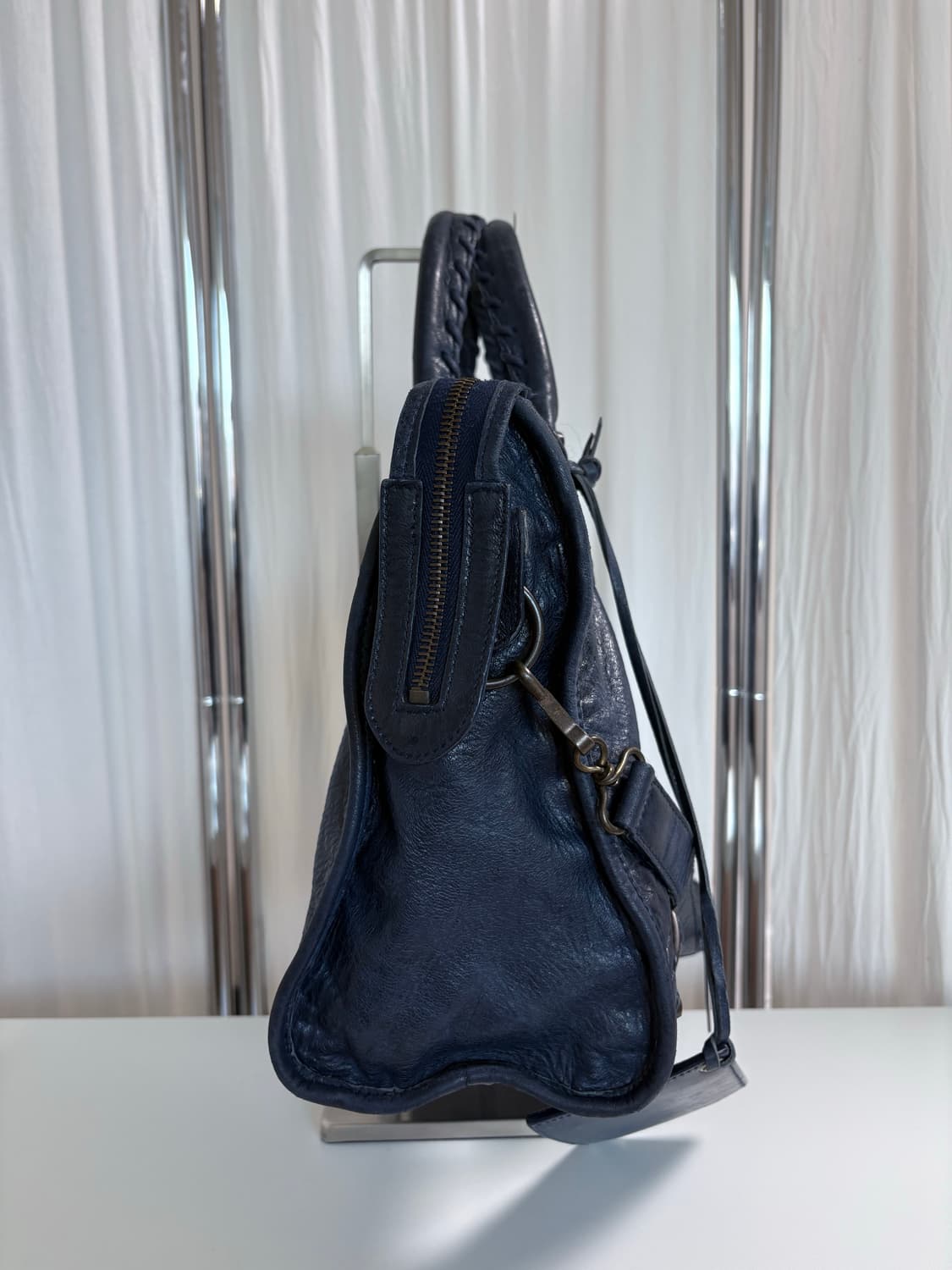 발렌시아가 시티 모터백 다크네이비 상품이미지3