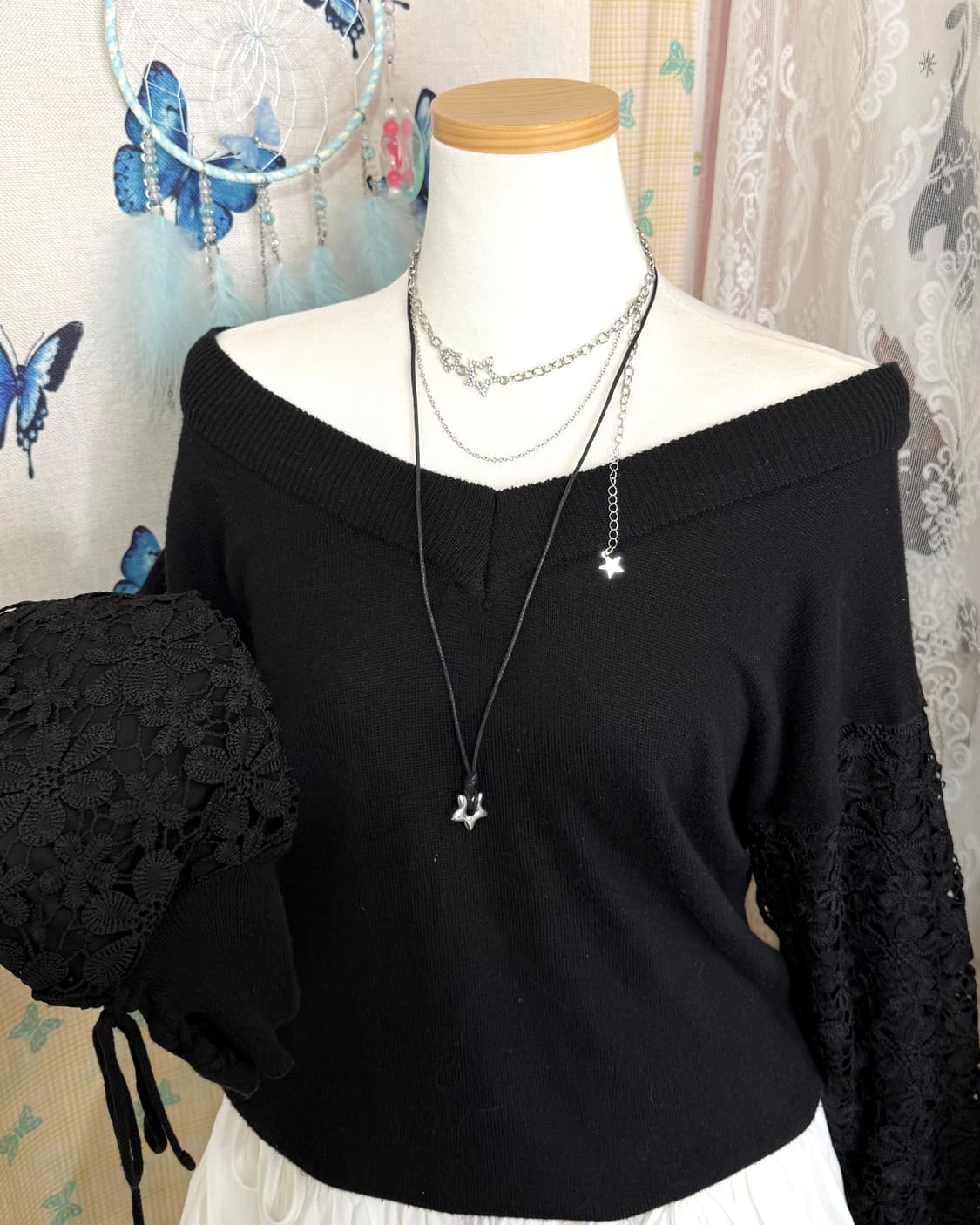 블랙 레이스 오프숄더 니트 상품이미지3