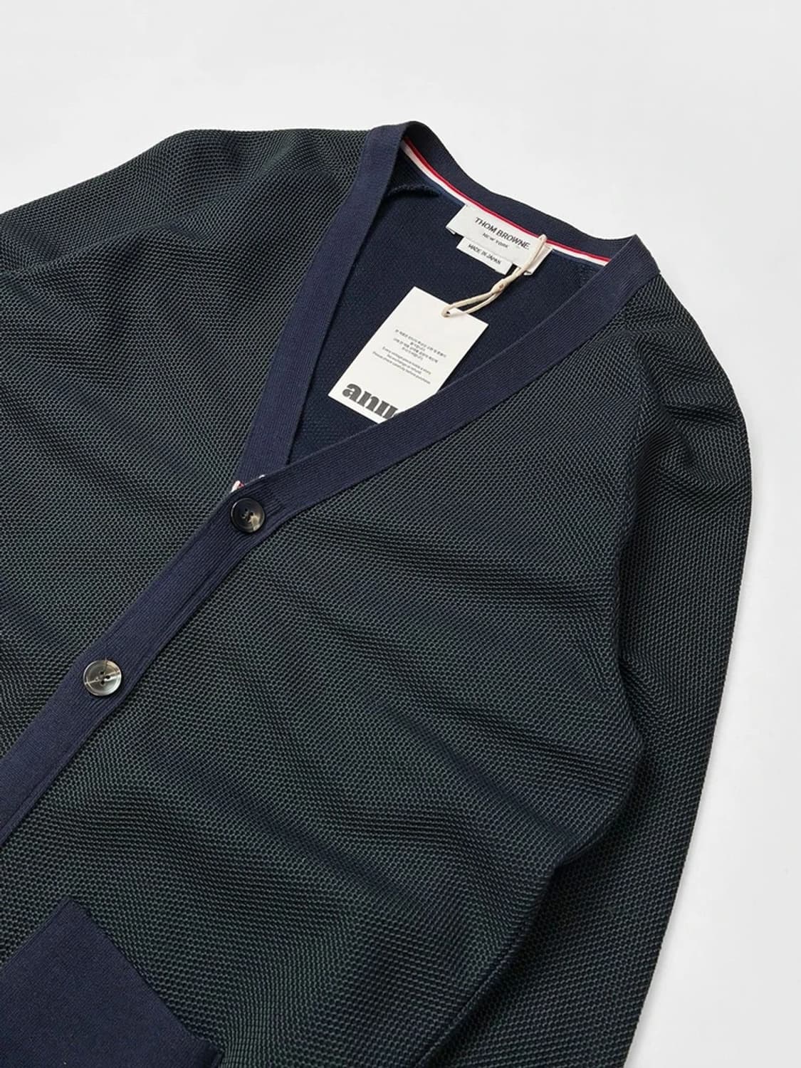 톰브라운 시그니처 삼색 숏 니트 가디건 PN5037 상품이미지2