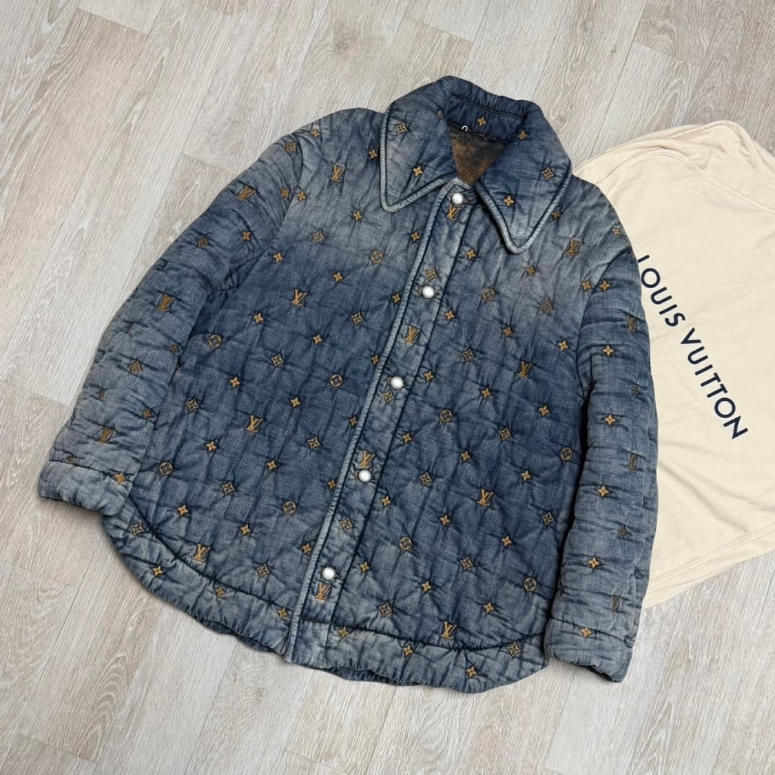 [2XL/새상품급] 루이비통 패디드 데님 모노그램 패딩 자켓 백화점판 상품이미지1
