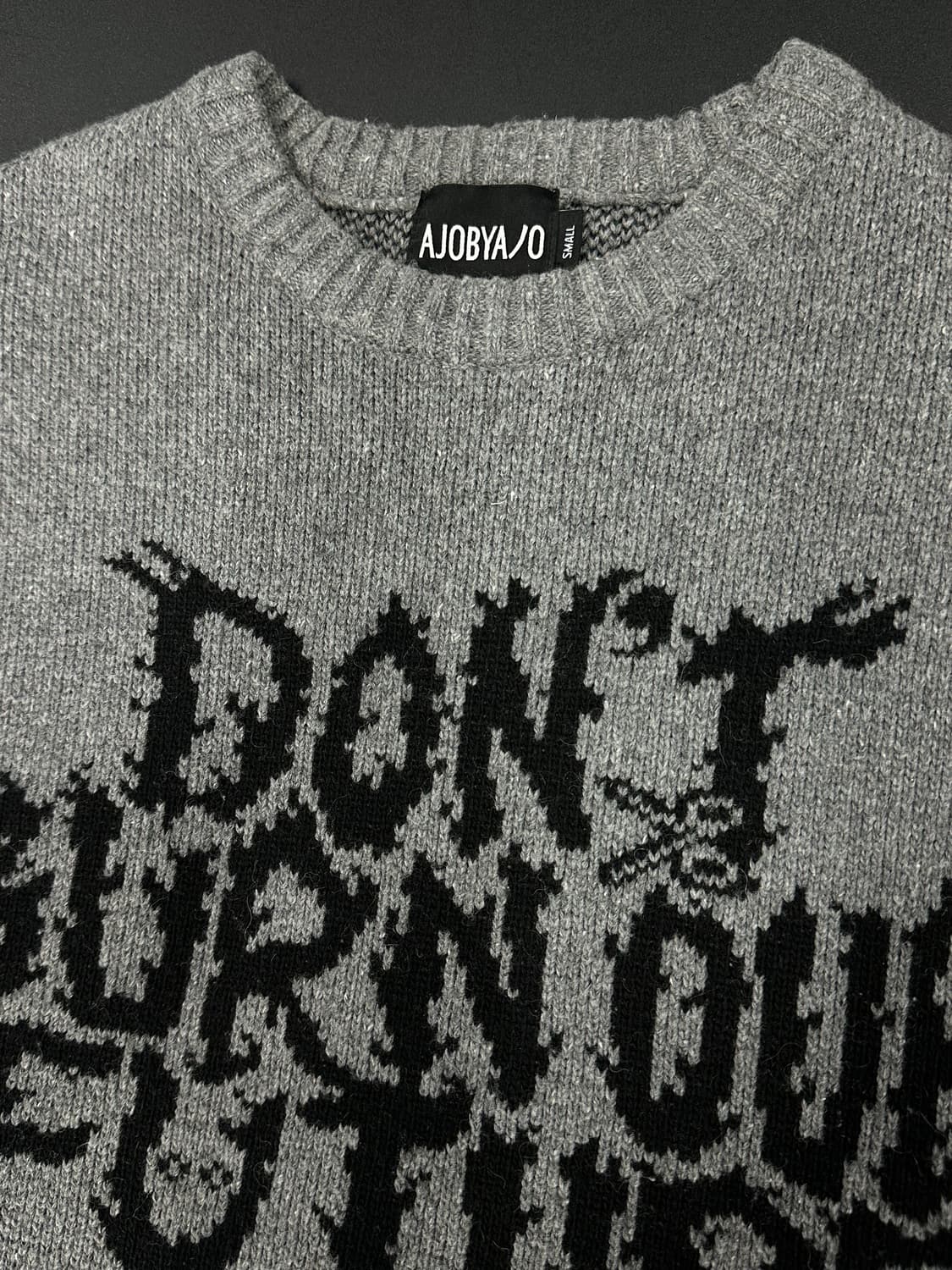 아조바이아조 그레이 DBOF 레터링 울 니트 상품이미지5