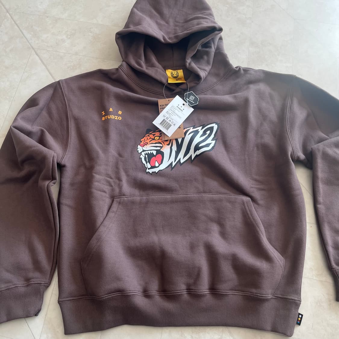 새상품(S)아이앱스튜디오 IAB 기아타이거즈 후드티 브라운 상품이미지5