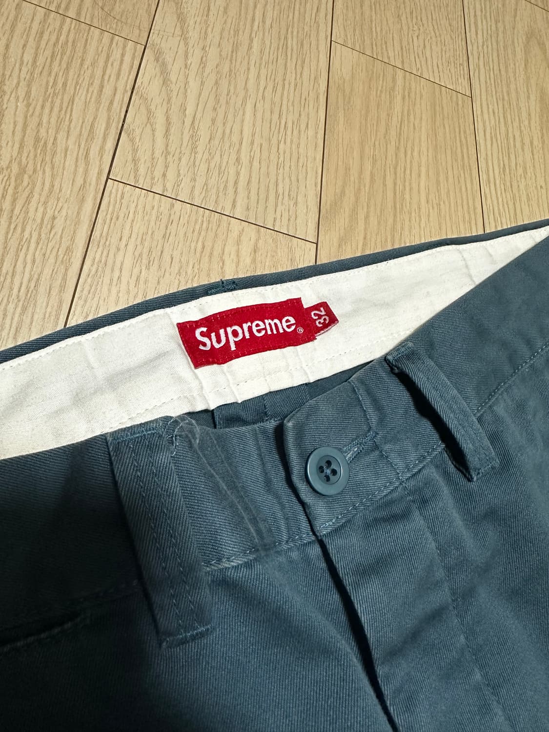 [32] 슈프림 핀업 걸 치노 슬레이트  상품이미지2