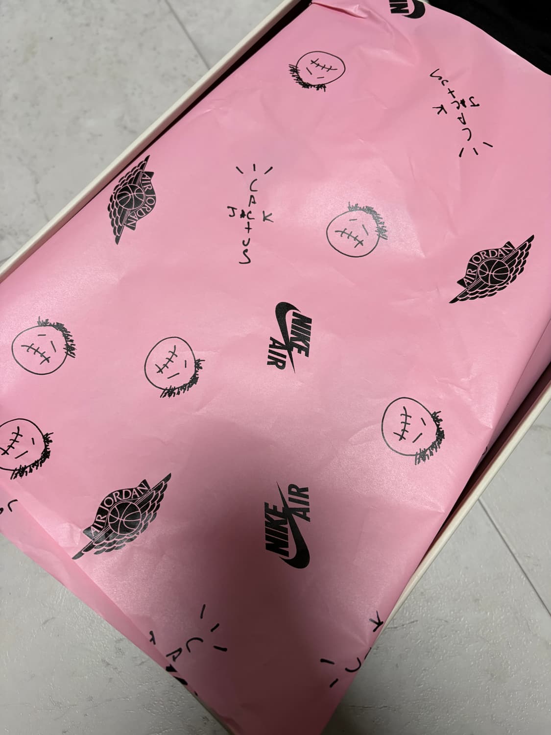 조던 1 x 트래비스 스캇 레트로 로우 OG SP 벨벳 브라운 앤 다크  상품이미지5