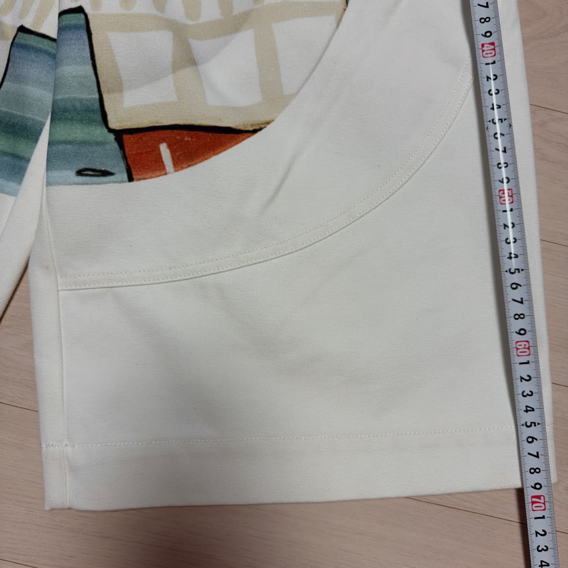 JACQUEMUS 자크뮈스 자수 버뮤다 팬츠 오프화이트 컬러 상품이미지7