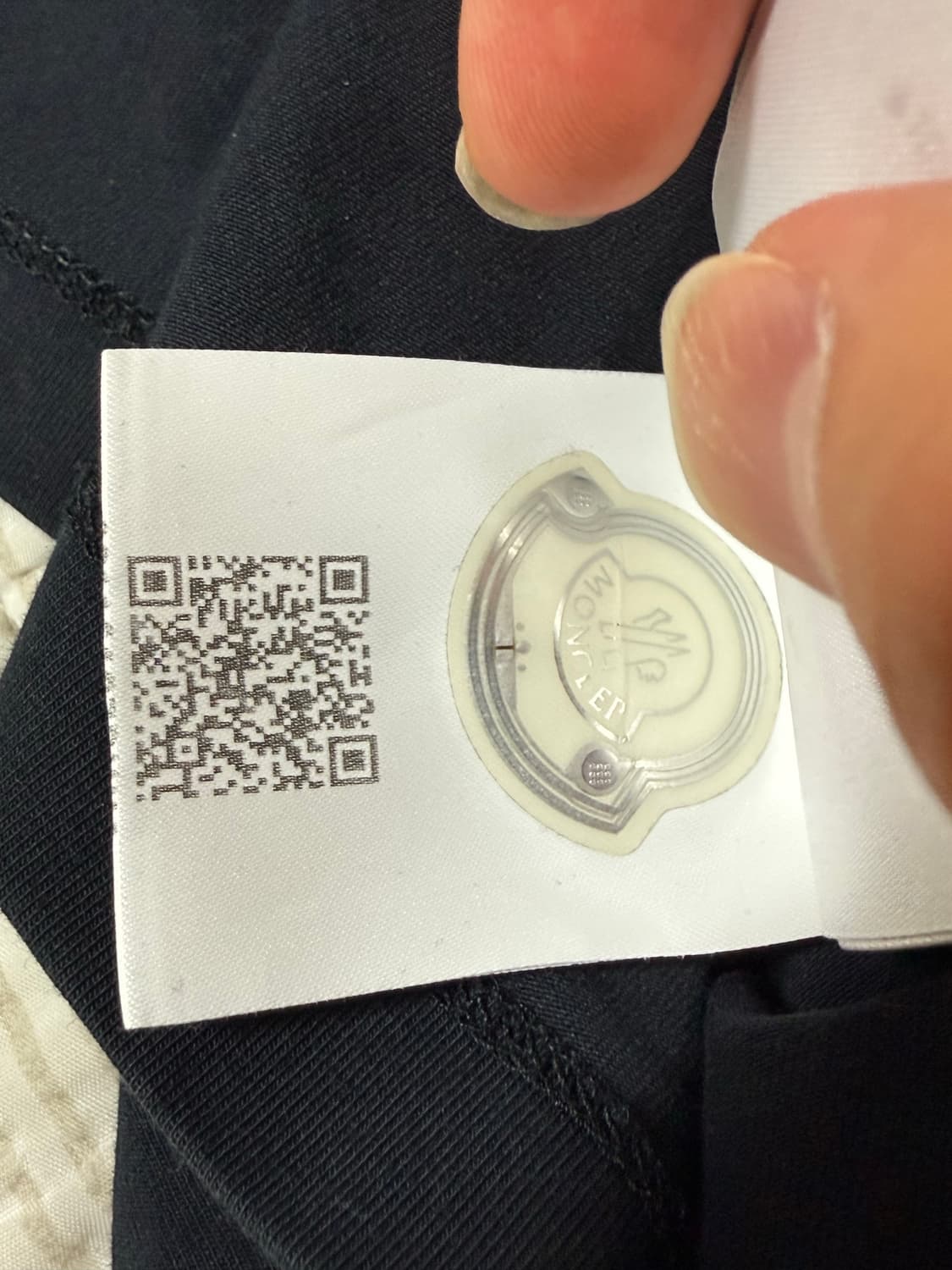 몽클레어 슬림핏 반팔 네이비 상품이미지2