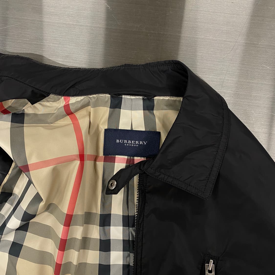 버버리 바람막이 상품이미지2