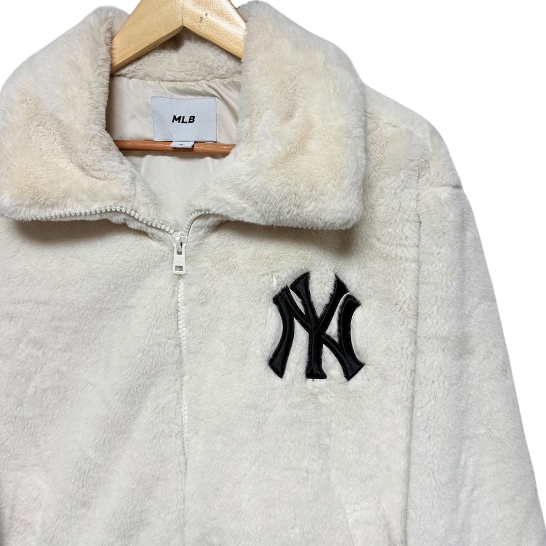 3826 MLB 아이보리 에코퍼 양키즈 뉴에라 빅로고 퍼자켓 상품이미지2
