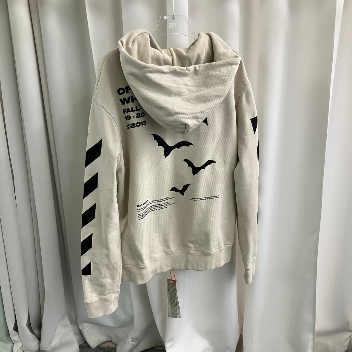 19FW 오프화이트 디아그 박쥐 프린팅 후드티 XL 상품이미지2